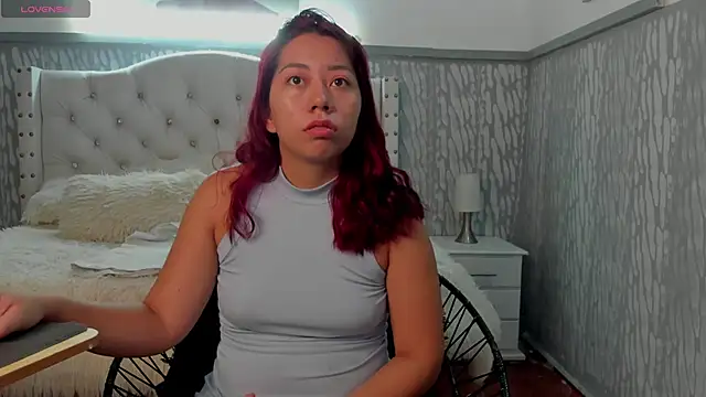 sexylaurita online show from May 9, 2026, 11:37 am