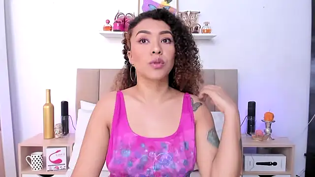 Zoe Gruber online show from December 14, 2025, 8:46 pm