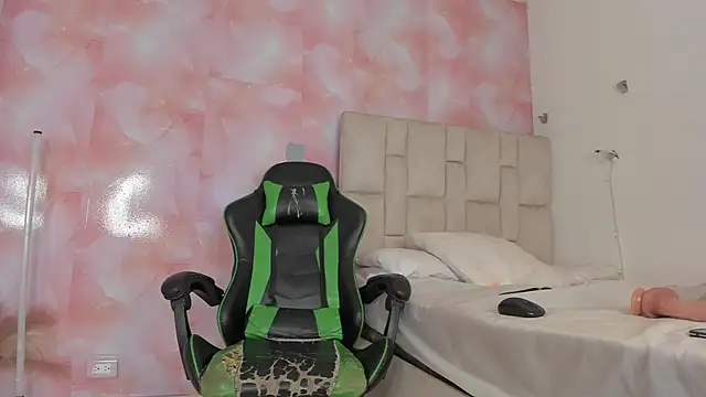 Snapshot of emily_lean_ chatting on October 1, 2025, 2:06 am emily lean online show from October 1, 2025, 2:06 am