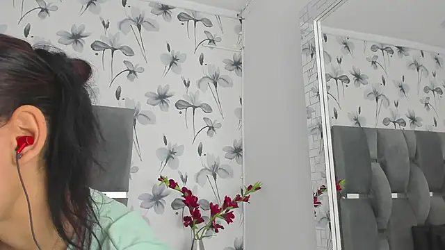 Ehotloveaxxx online show from October 7, 2025, 1:41 pm