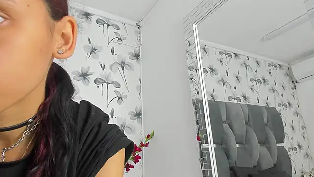 Ehotloveaxxx online show from November 4, 2025, 1:21 pm