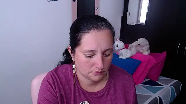 CristialJones  online show from November 8, 2025, 2:50 pm