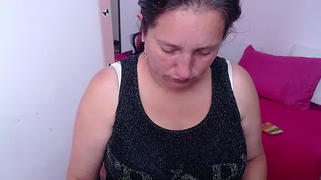 CristialJones  online show from January 10, 2026, 2:19 pm