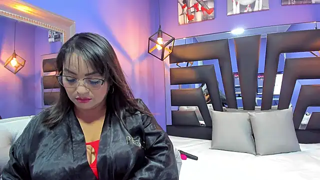 Romina017 online show from October 19, 2025, 12:22 am