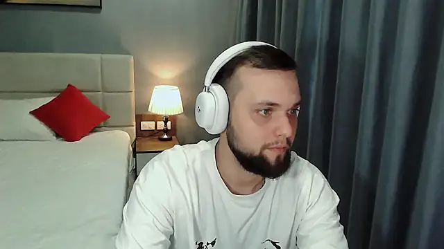 ChillyXO online show from June 27, 2026, 12:37 am