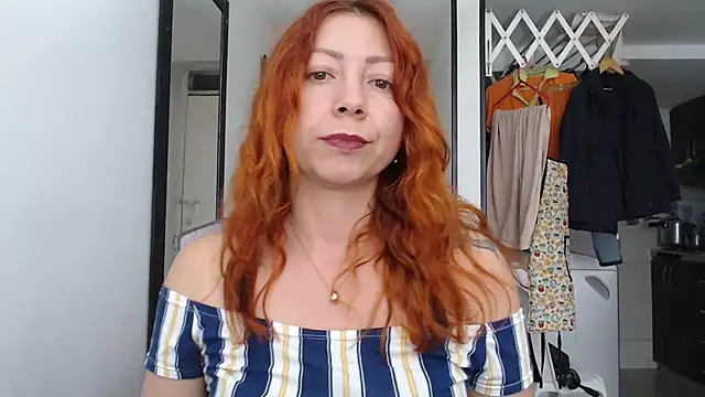 Snapshot of malusexy33 chatting on March 12, 2025, 9:35 pm malusexy33 online show from March 12, 2025, 9:35 pm