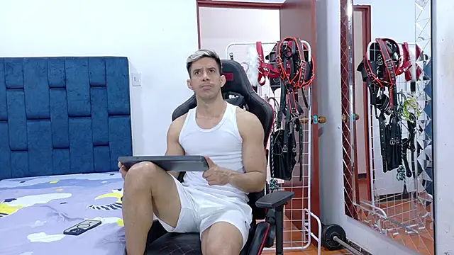 JoseRumbero26 online show from December 20, 2025, 5:53 pm