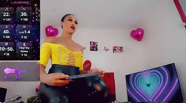  ChanellR  online show from December 13, 2024, 11:02 am