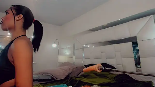  ChanellR  online show from March 14, 2025, 11:45 am