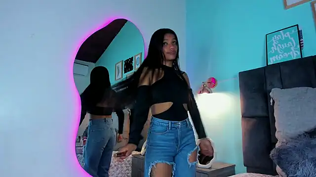 rachellmartinez online show from February 28, 2025, 11:36 am