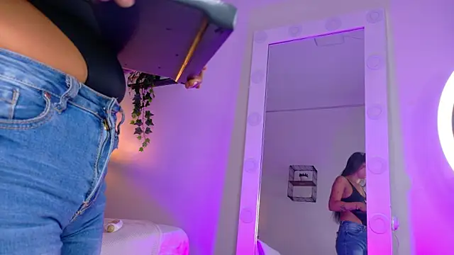 rachellmartinez online show from November 18, 2025, 11:36 am