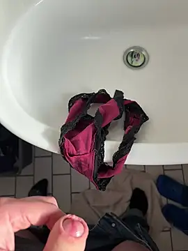 8rabe8 online show from April 11, 2026, 7:35 am