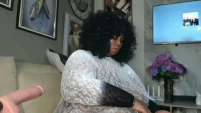 ThickyMinajxx online show from April 17, 2026, 8:01 pm