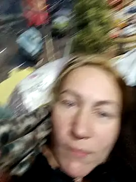 wLESLYMOSw online show from October 12, 2025, 6:40 pm