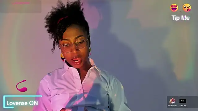 EmmaSanzz  online show from January 19, 2025, 11:10 pm