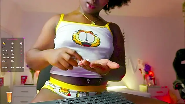 EmmaSanzz  online show from October 2, 2025, 11:39 am