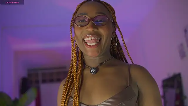 EmmaSanzz  online show from March 1, 2026, 10:28 am