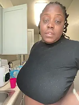 fantasygyal online show from June 5, 2026, 3:29 pm