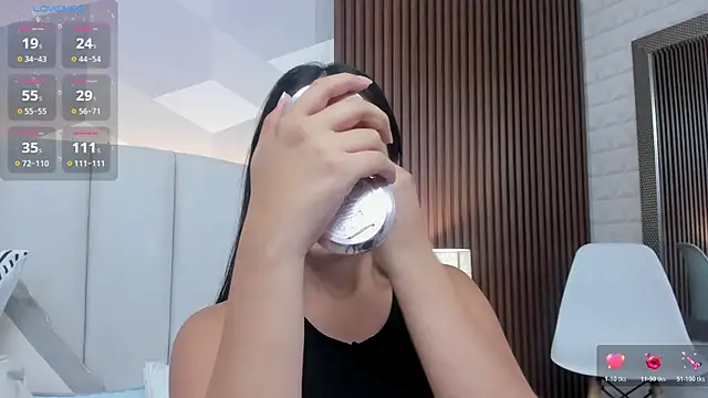 Julietasantos   online show from March 6, 2026, 6:37 pm