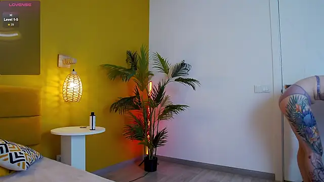 lessysweety online show from September 9, 2025, 2:44 am