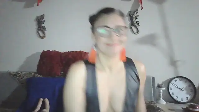 Snapshot of LadyLizi chatting on January 14, 2025, 8:52 am LadyLizi online show from January 14, 2025, 8:52 am
