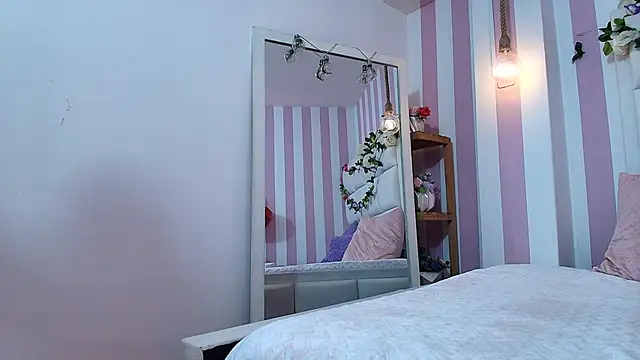 Snapshot of Carolina_hernandez22 chatting on February 14, 2025, 7:44 pm Carolina hernandez22 online show from February 14, 2025, 7:44 pm