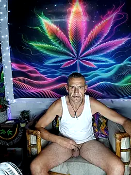 Snapshot of Bbboy42 chatting on October 31, 2025, 10:27 am Bbboy42 online show from October 31, 2025, 10:27 am