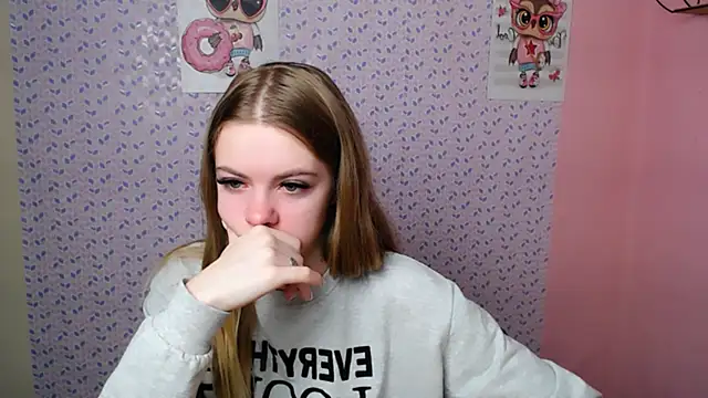 AliceFlirtt  online show from January 9, 2025, 7:42 am