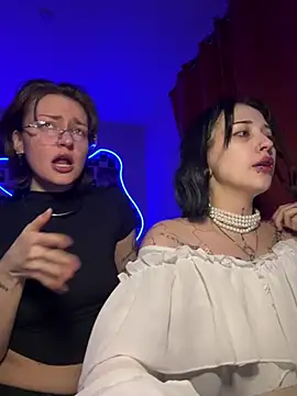 Dooubletroublee online show from March 15, 2026, 1:44 am