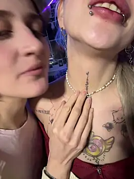 Dooubletroublee online show from March 26, 2026, 1:01 am