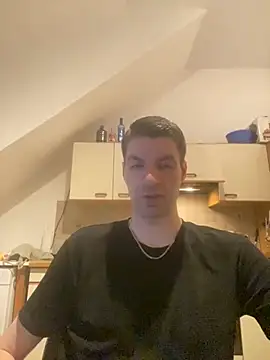 Ricoleckt online show from October 13, 2025, 4:51 pm