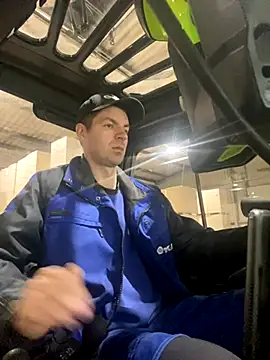 Ricoleckt online show from November 4, 2025, 6:40 pm