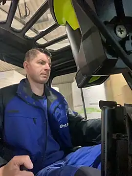 Ricoleckt online show from November 7, 2025, 6:41 pm