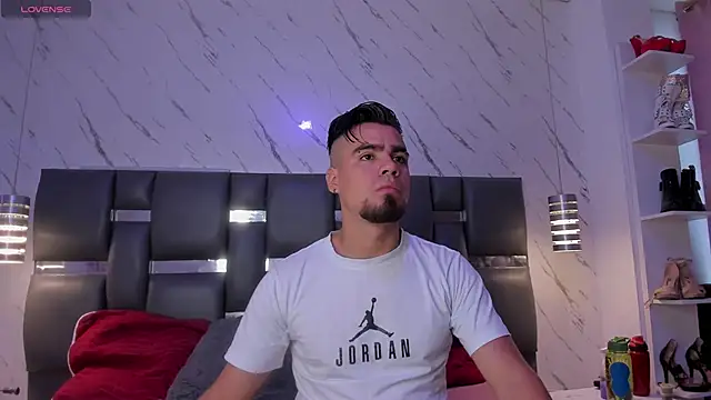 PittAndLunaa online show from March 7, 2026, 12:24 pm