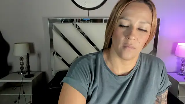 AnyyJones online show from February 3, 2025, 6:49 pm