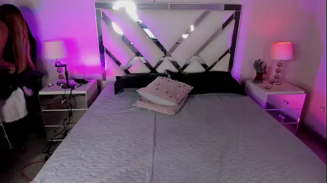 AnyyJones online show from September 11, 2025, 9:04 pm