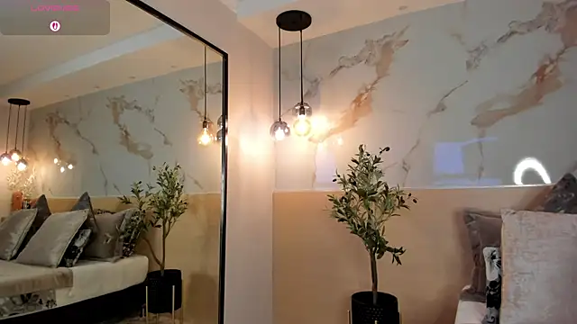 LeaThompson online show from October 1, 2025, 11:11 pm