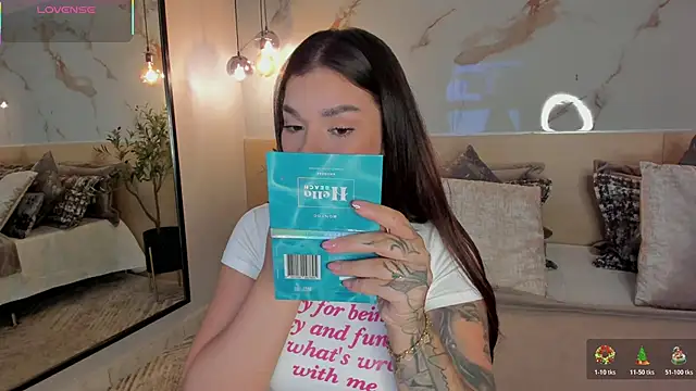 LeaThompson online show from December 1, 2025, 10:59 pm