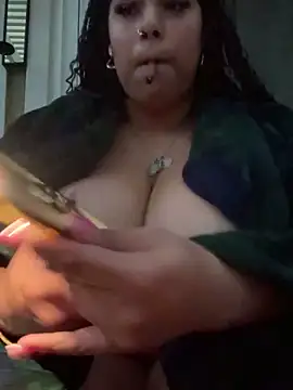 Snapshot of lovelymyah chatting on February 4, 2025, 1:34 am lovelymyah online show from February 4, 2025, 1:34 am