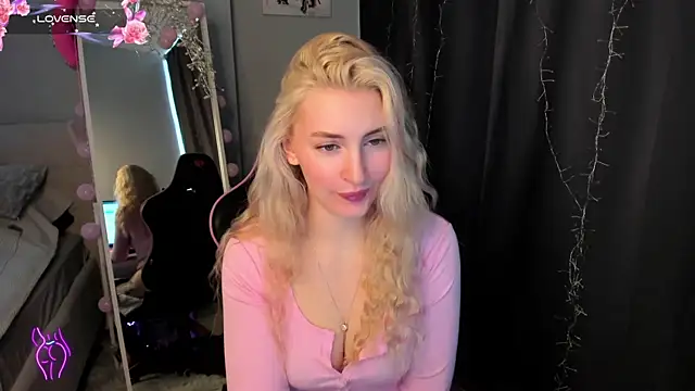 Snapshot of Kimmy_powell chatting on May 3, 2026, 2:50 am Kimmy powell online show from May 3, 2026, 2:50 am