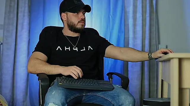 juliusmasters online show from January 5, 2025, 6:24 pm