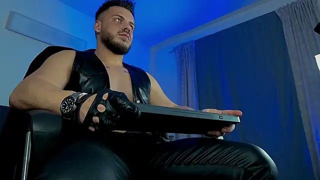 juliusmasters online show from February 8, 2025, 10:51 pm