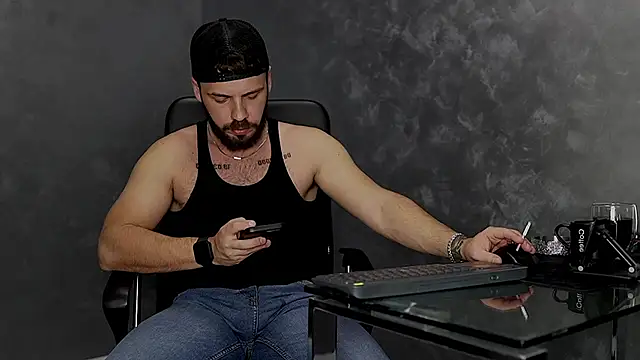 juliusmasters online show from October 31, 2025, 9:16 pm