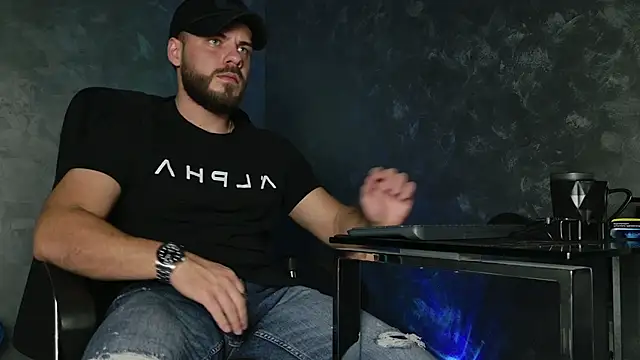 juliusmasters online show from November 22, 2025, 8:08 pm