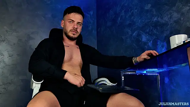 juliusmasters online show from March 24, 2026, 7:41 pm