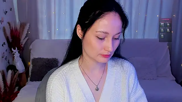 LisaMooore online show from January 11, 2025, 7:17 am