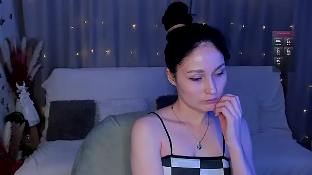 LisaMooore online show from January 29, 2025, 2:40 am