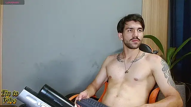 Mr WhiteCock online show from November 30, 2025, 2:26 am