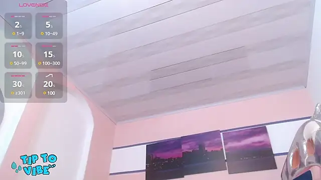 tamarafoxy  online show from December 3, 2024, 12:27 pm