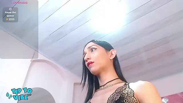 tamarafoxy  online show from January 20, 2025, 12:28 pm